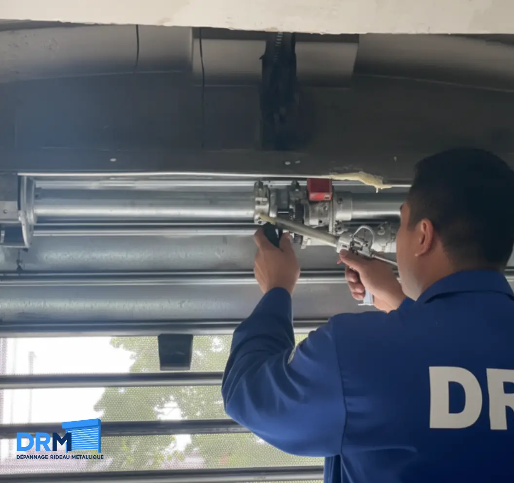 Entretien rideau métallique - drm Entretien rideau métallique - Contrat d'entretien préventif pour garantir le bon fonctionnement de vos fermetures métalliques. - drm